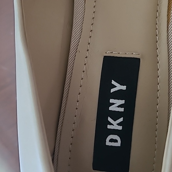 New DKNY size 6 shoes - Picture 3 of 6